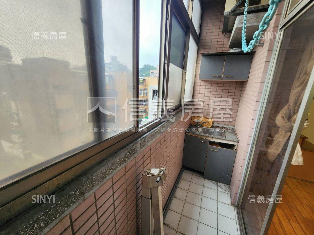 東湖挑高低總價電梯套房房屋室內格局與周邊環境
