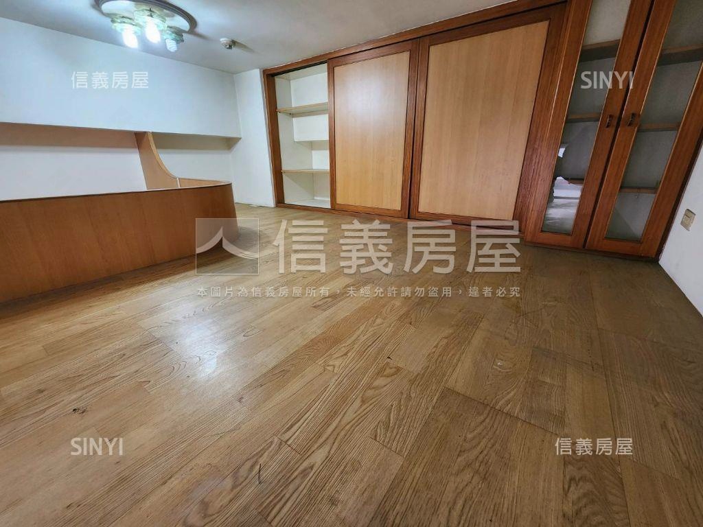 東湖挑高低總價電梯套房房屋室內格局與周邊環境