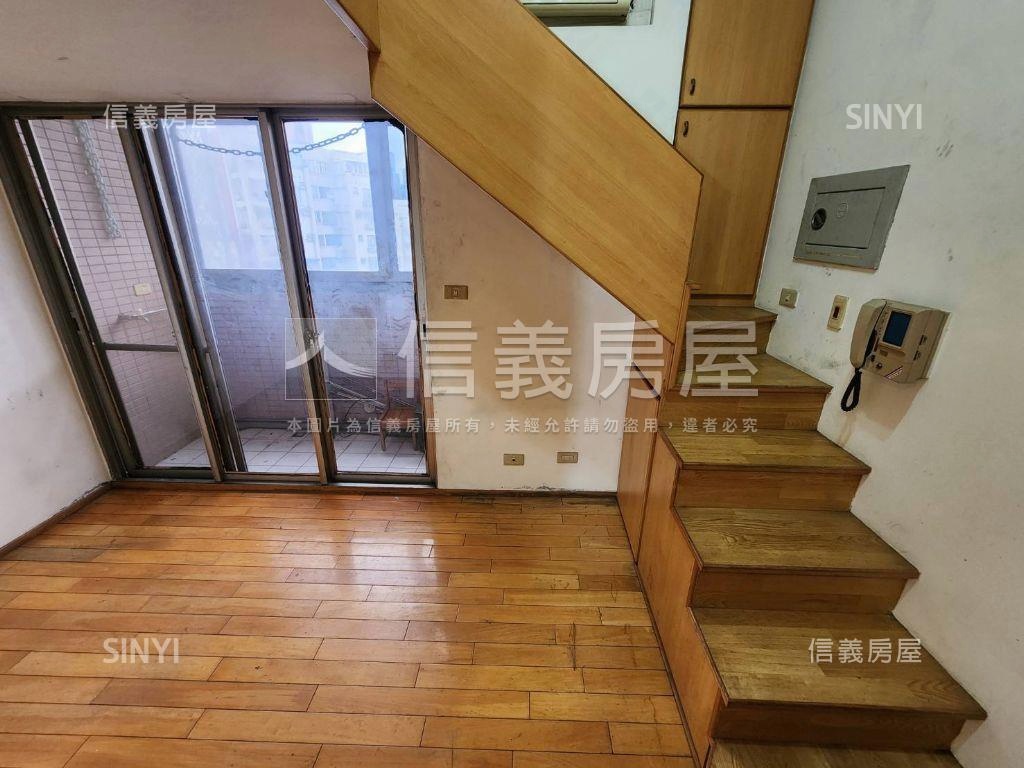 東湖挑高低總價電梯套房房屋室內格局與周邊環境