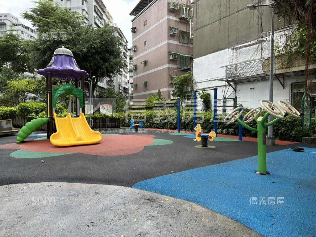 東湖挑高低總價電梯套房房屋室內格局與周邊環境