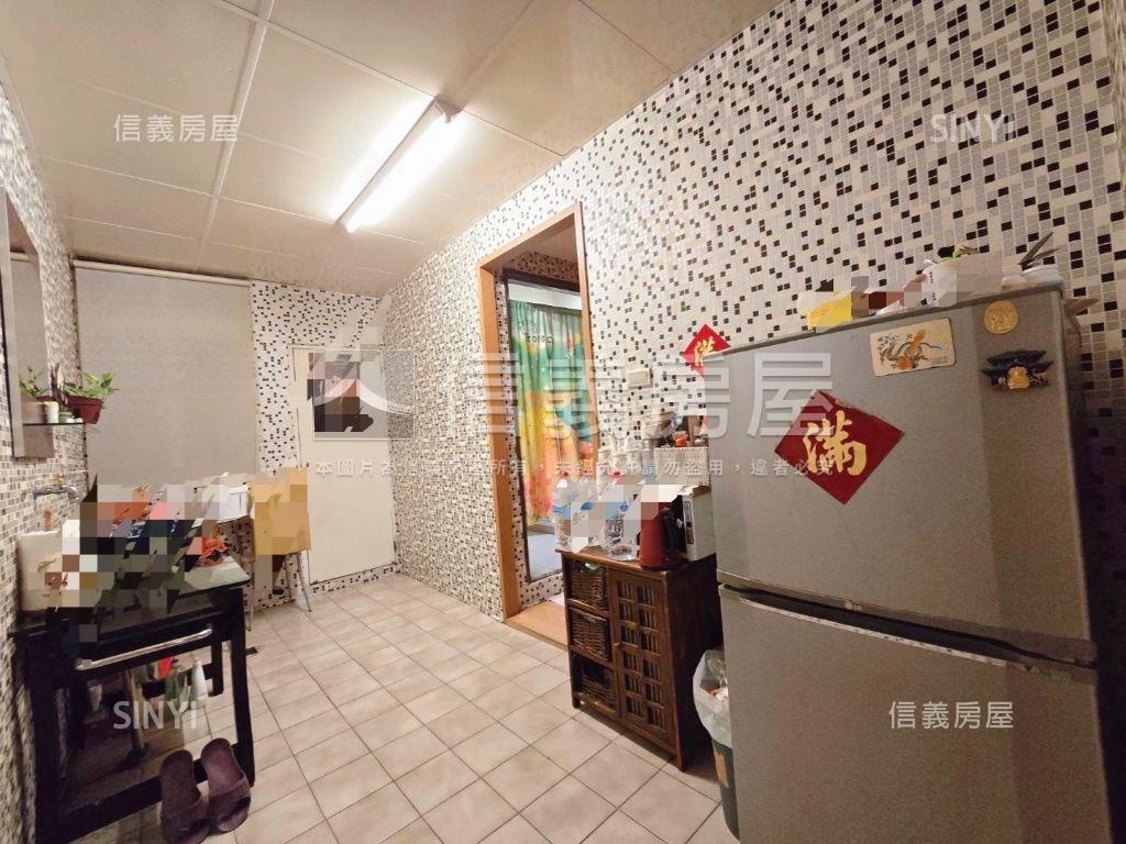 稀有台北橋捷運站旁二樓房屋室內格局與周邊環境