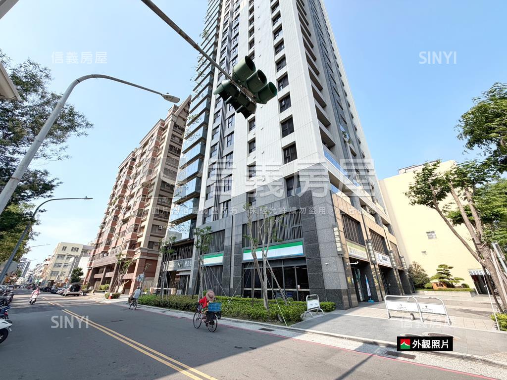 國泰｜醒目角窗｜超商店霸房屋室內格局與周邊環境
