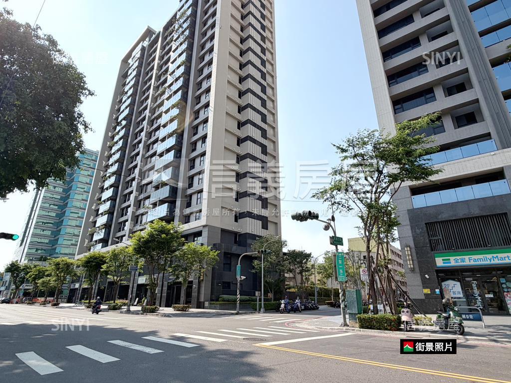 國泰｜醒目角窗｜超商店霸房屋室內格局與周邊環境