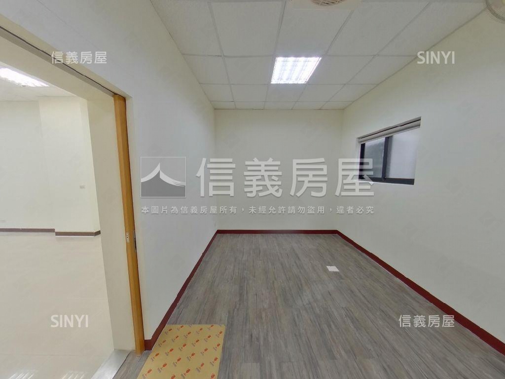 ［經貿ＢＯＳＳ］燙金店面房屋室內格局與周邊環境