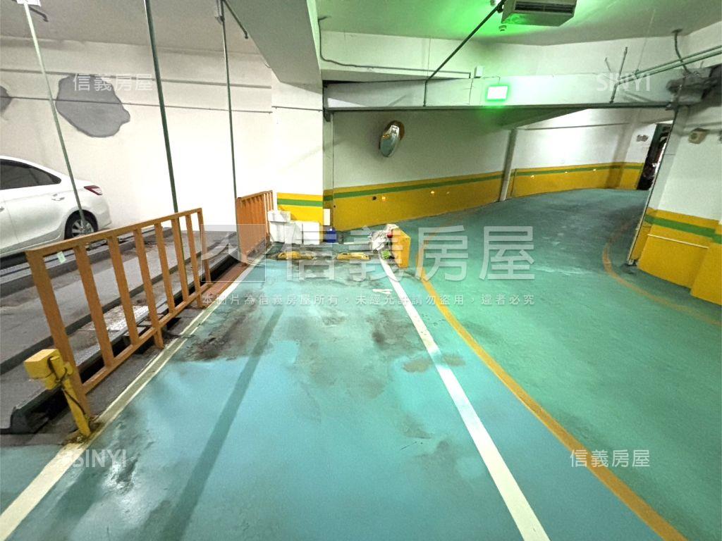 清新美景Ｂ２平面車位房屋室內格局與周邊環境