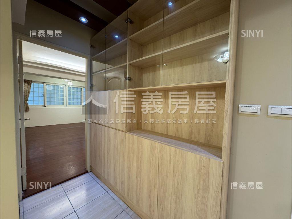 十四期旁三房平面車位房屋室內格局與周邊環境