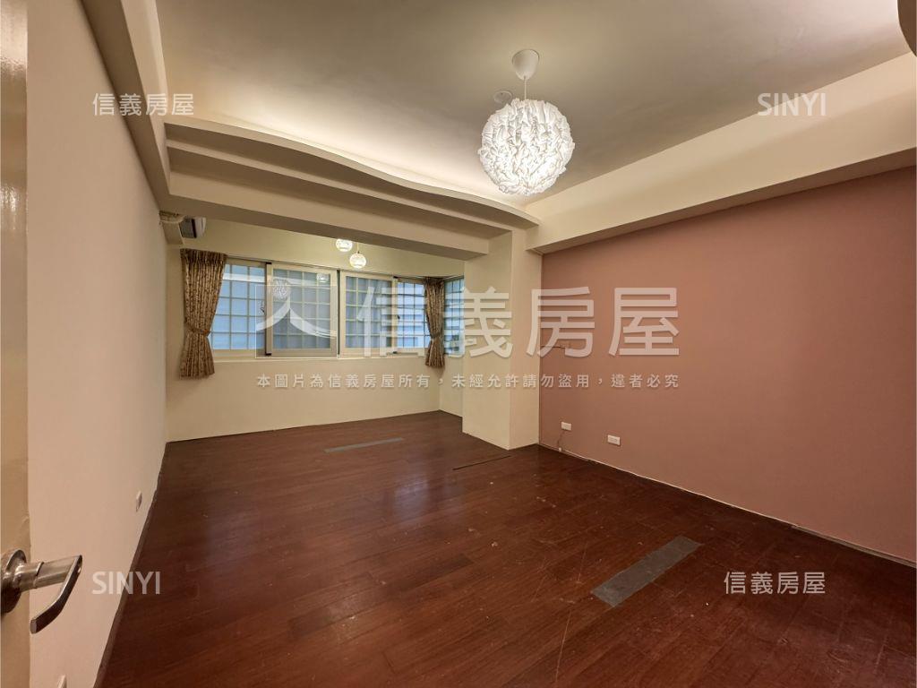 十四期旁三房平面車位房屋室內格局與周邊環境