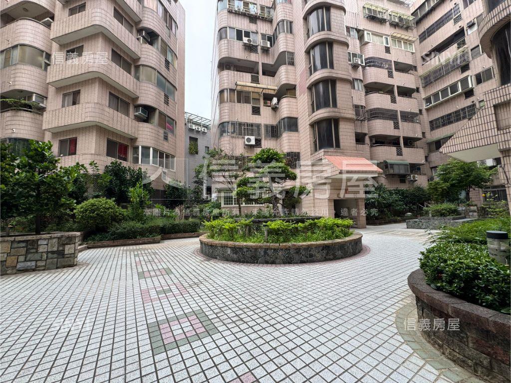 十四期旁三房平面車位房屋室內格局與周邊環境