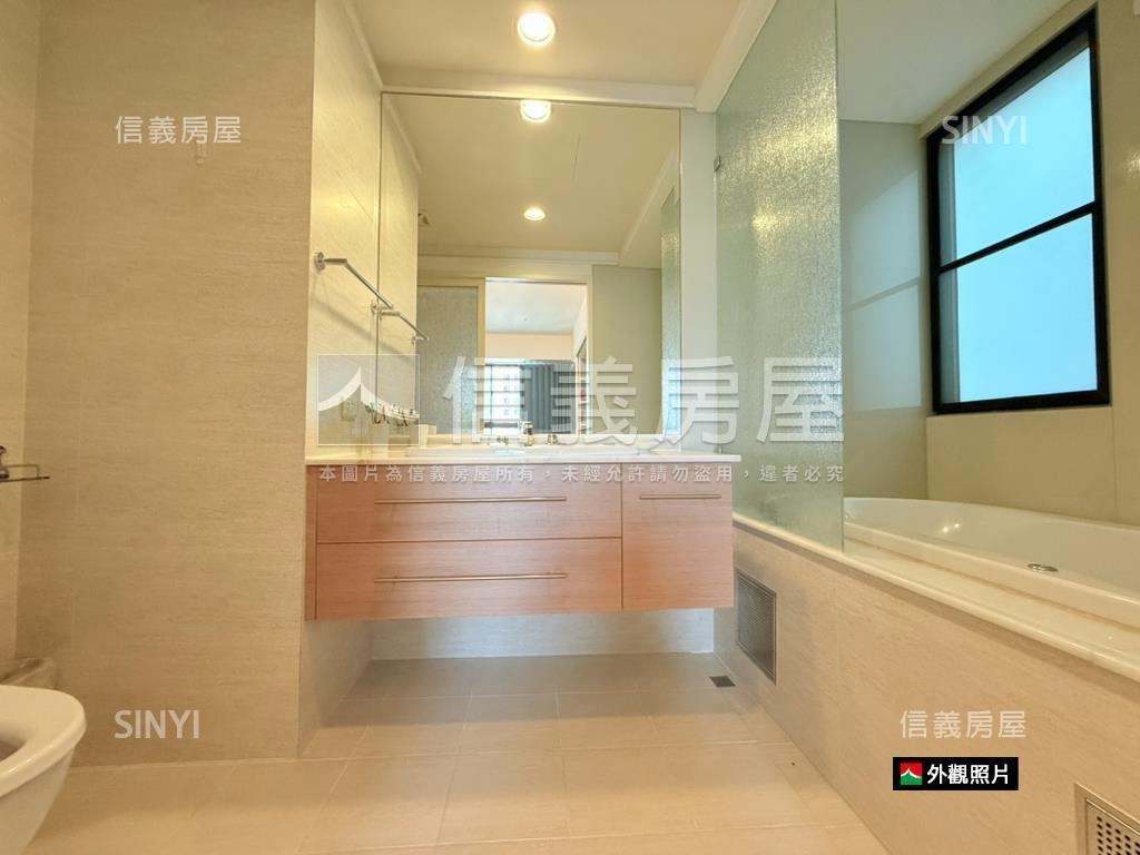知安根－君臨天下雙車豪宅房屋室內格局與周邊環境