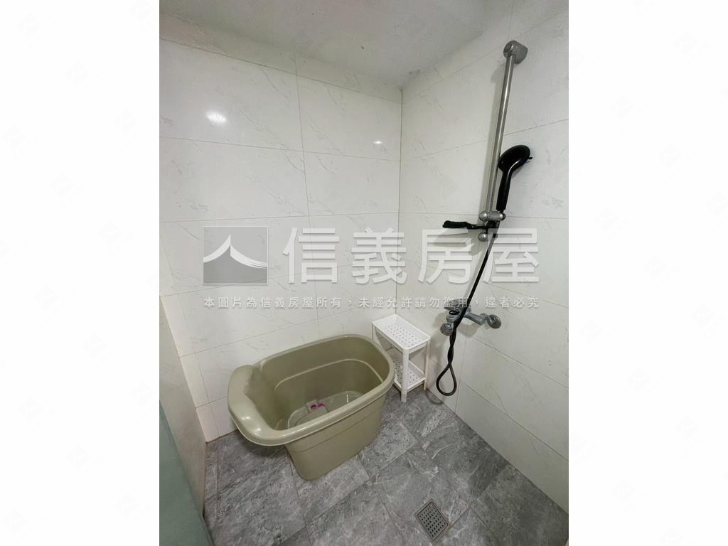 西區、河岸、精裝、一房房屋室內格局與周邊環境