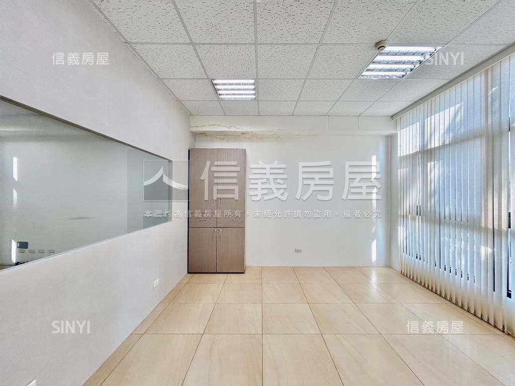 稀缺昌益綠光金店面房屋室內格局與周邊環境