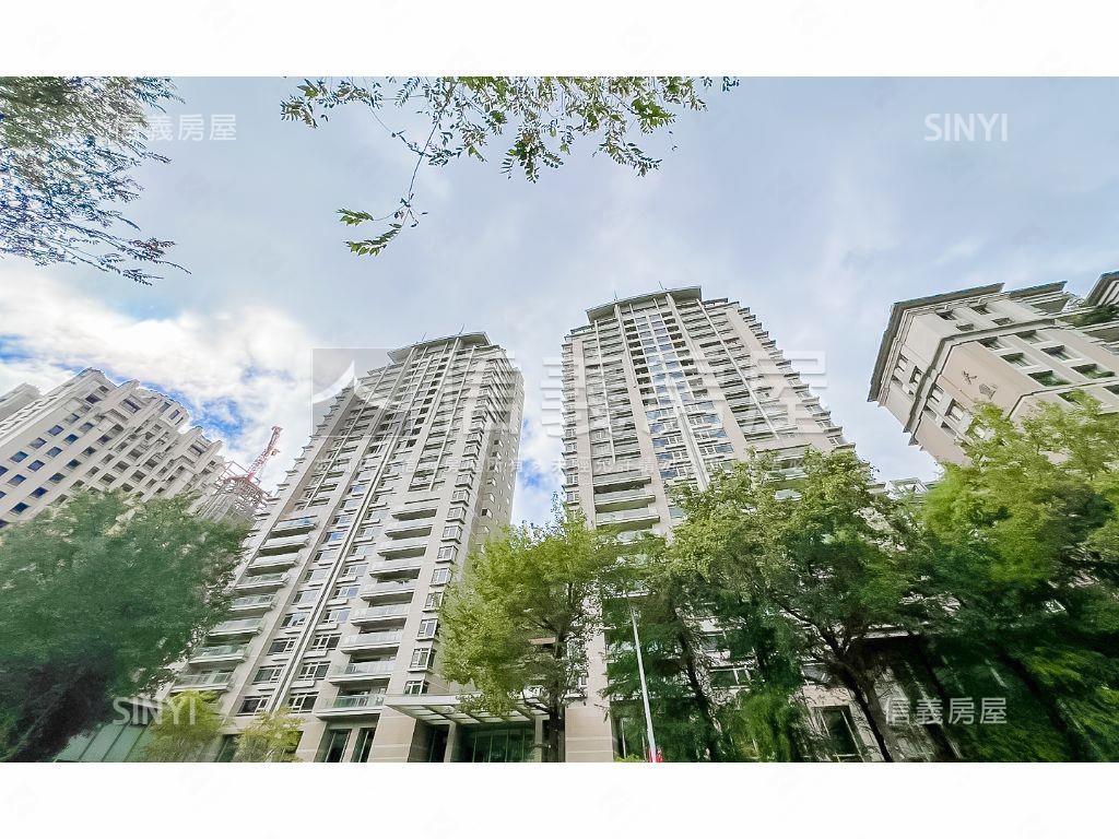 寶輝花園廣場裝潢五平車房屋室內格局與周邊環境