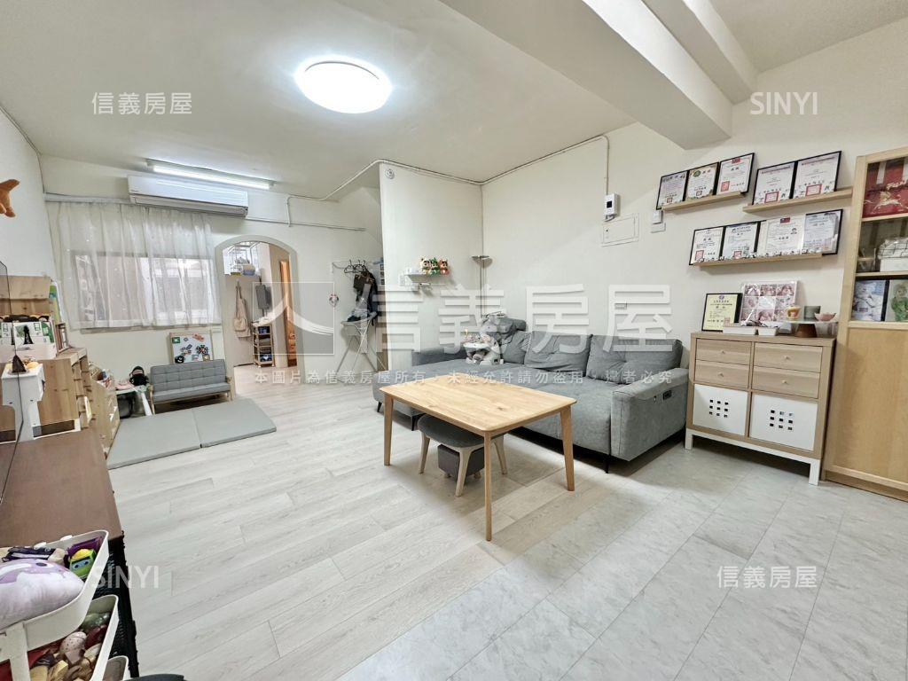 門前方便停車。靜巷美宅房屋室內格局與周邊環境