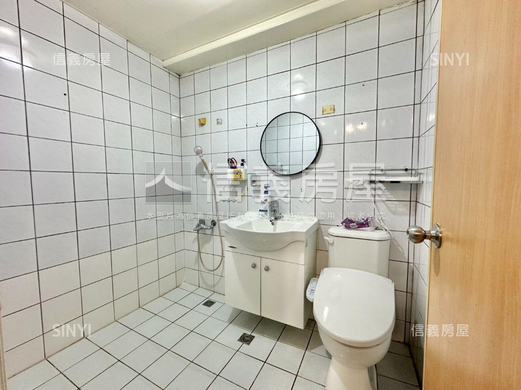 門前方便停車。靜巷美宅房屋室內格局與周邊環境