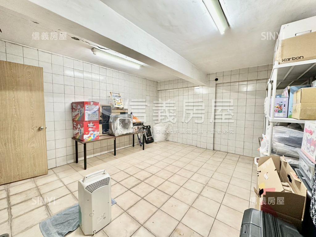 門前方便停車。靜巷美宅房屋室內格局與周邊環境