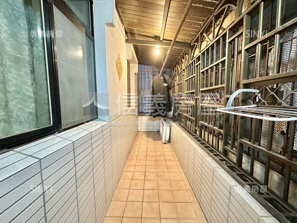 門前方便停車。靜巷美宅房屋室內格局與周邊環境