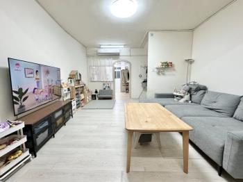 門前方便停車。靜巷美宅