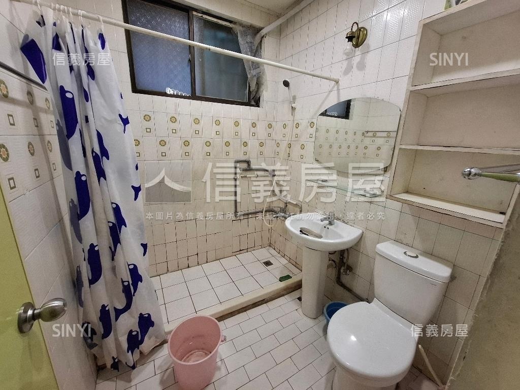 新東街２樓３房２衛有窗房屋室內格局與周邊環境