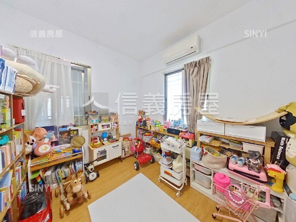專任捷運漂亮超值邊間一樓房屋室內格局與周邊環境