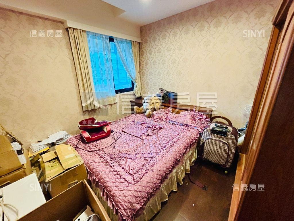 專任竹城鶴岡大四房雙車位房屋室內格局與周邊環境