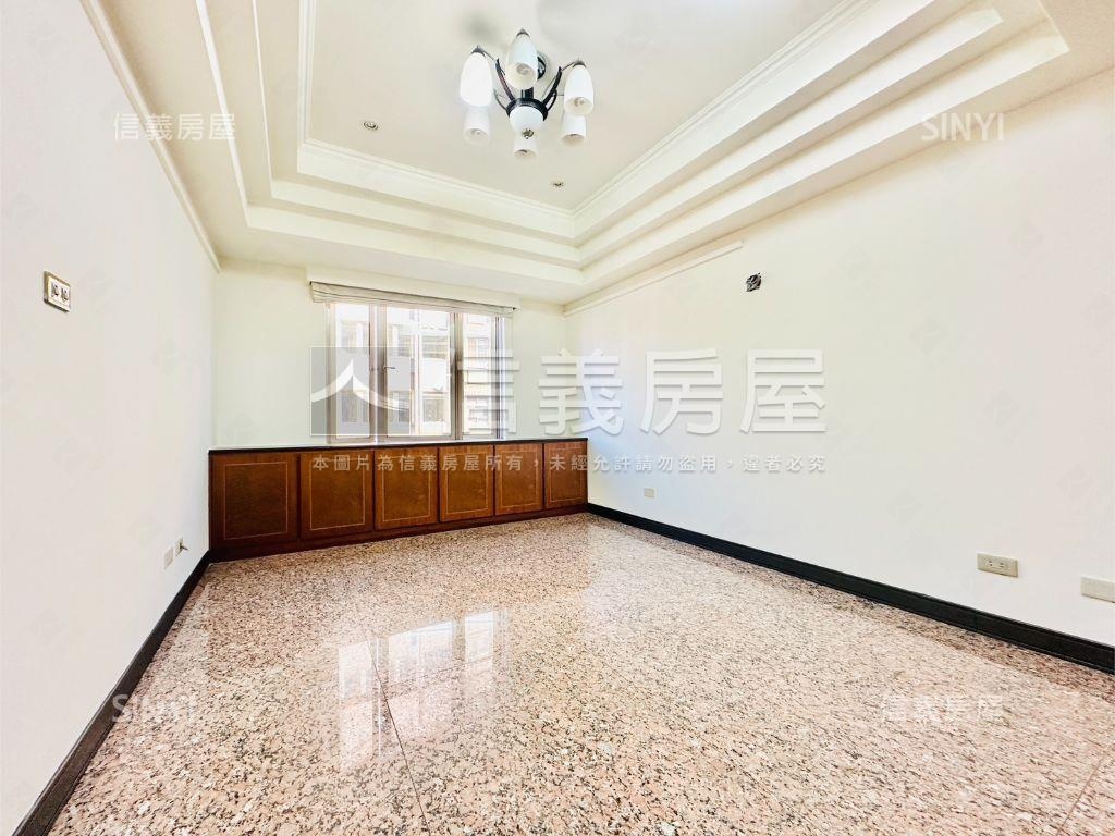 新☆近雙子星中山捷運住辦房屋室內格局與周邊環境