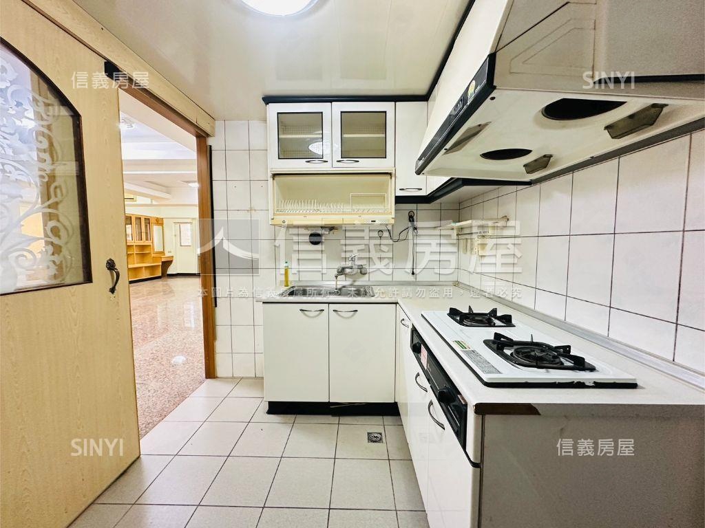 新☆近雙子星中山捷運住辦房屋室內格局與周邊環境