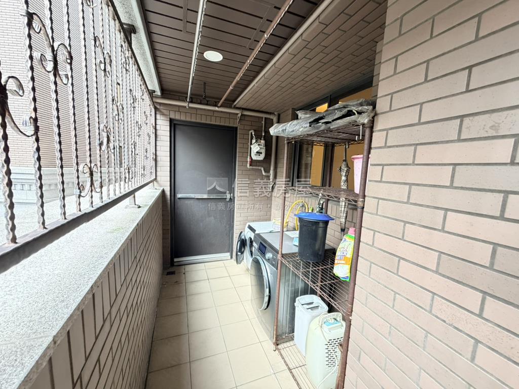 昭揚稀有面公園四房車位房屋室內格局與周邊環境