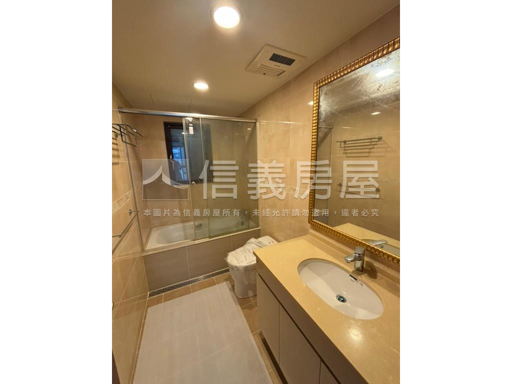 德運官鼎三房車位美屋房屋室內格局與周邊環境