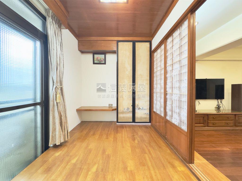 秀山公園大器質感暖居房屋室內格局與周邊環境