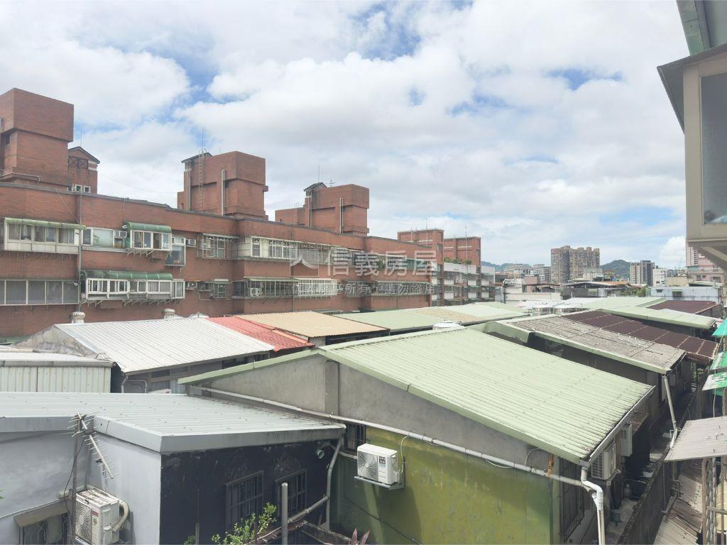 秀山公園大器質感暖居房屋室內格局與周邊環境