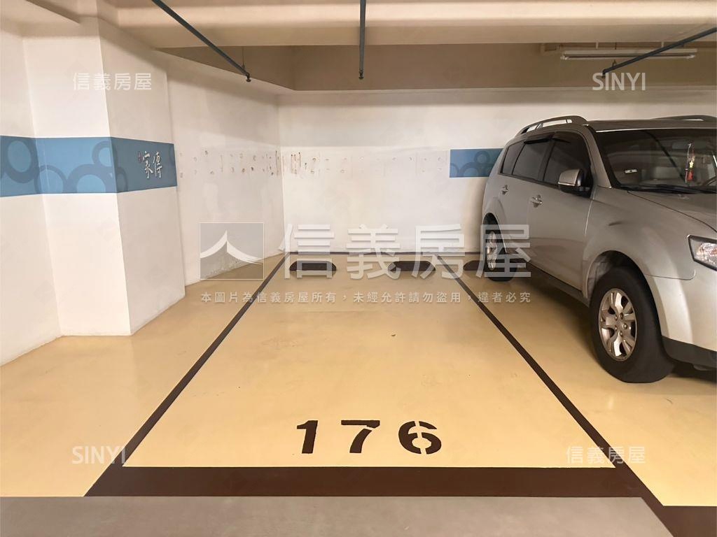 電梯兩房車位家傳之巔峰房屋室內格局與周邊環境