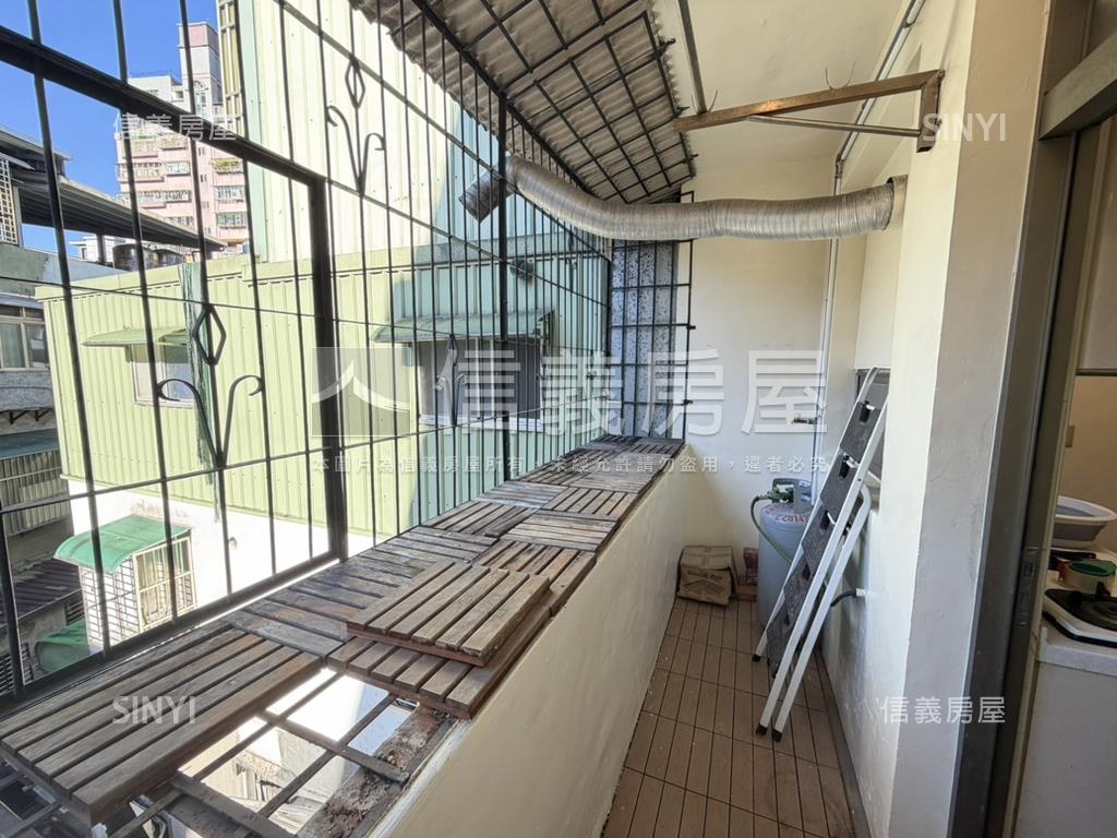 近捷運書香門第文教美寓房屋室內格局與周邊環境