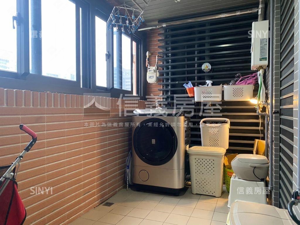 河岸第一排高樓豪邸景觀房屋室內格局與周邊環境