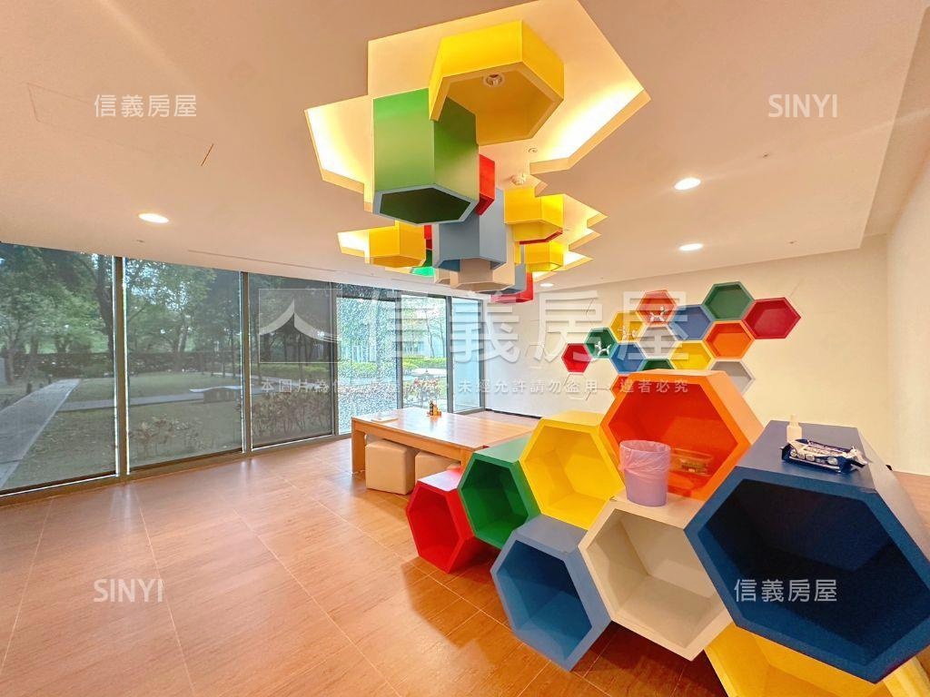 河岸第一排高樓豪邸景觀房屋室內格局與周邊環境