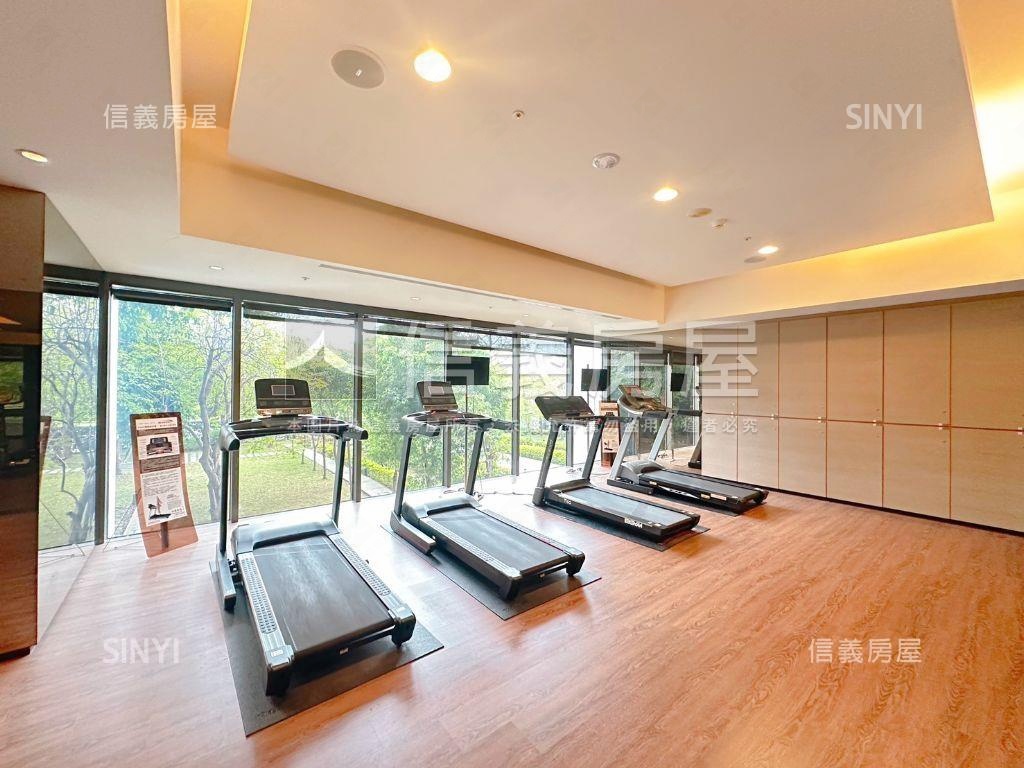 河岸第一排高樓豪邸景觀房屋室內格局與周邊環境