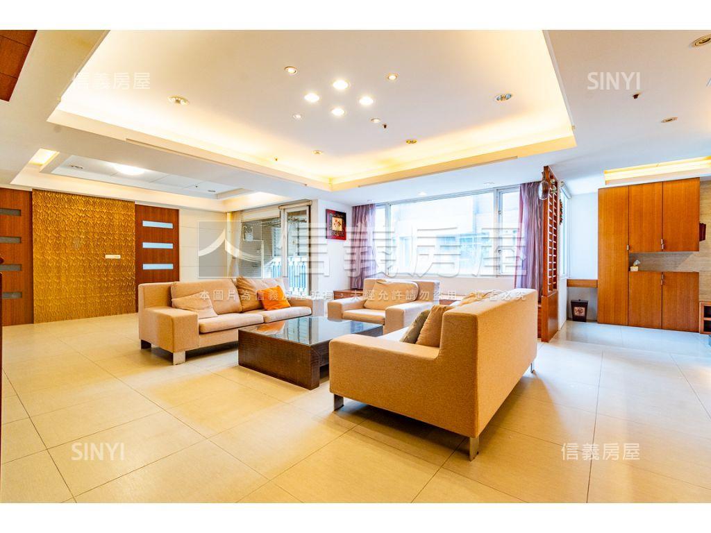 天籟美術帝王戶三房雙平車房屋室內格局與周邊環境