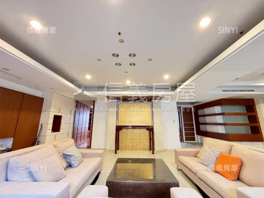 天籟美術帝王戶三房雙平車房屋室內格局與周邊環境