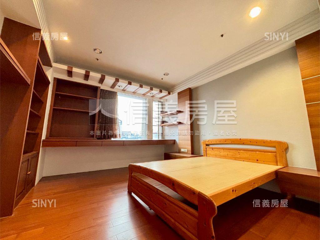 天籟美術帝王戶三房雙平車房屋室內格局與周邊環境