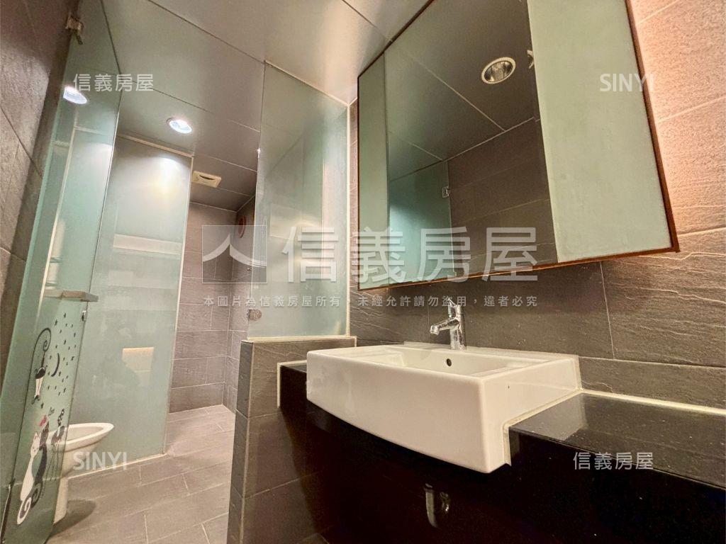 天籟美術帝王戶三房雙平車房屋室內格局與周邊環境