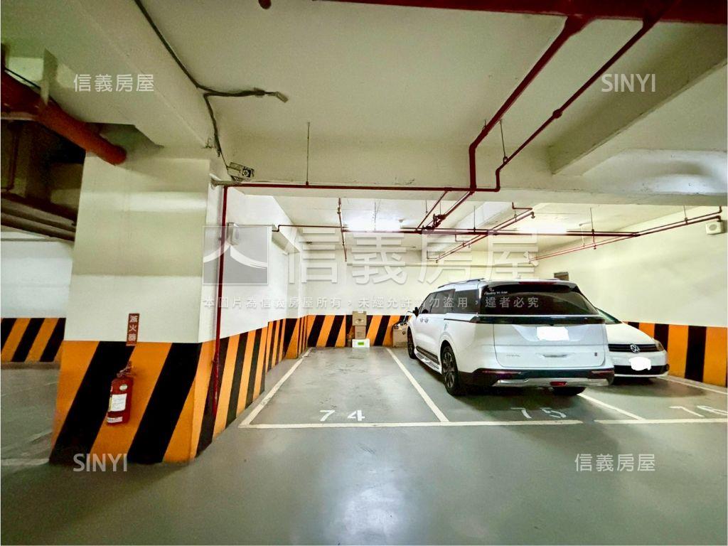 天籟美術帝王戶三房雙平車房屋室內格局與周邊環境