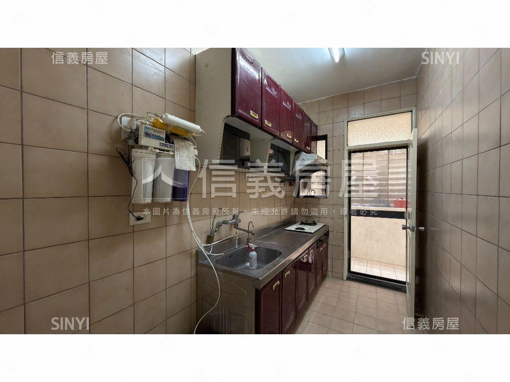 皇家２Ｆ方正大三房房屋室內格局與周邊環境