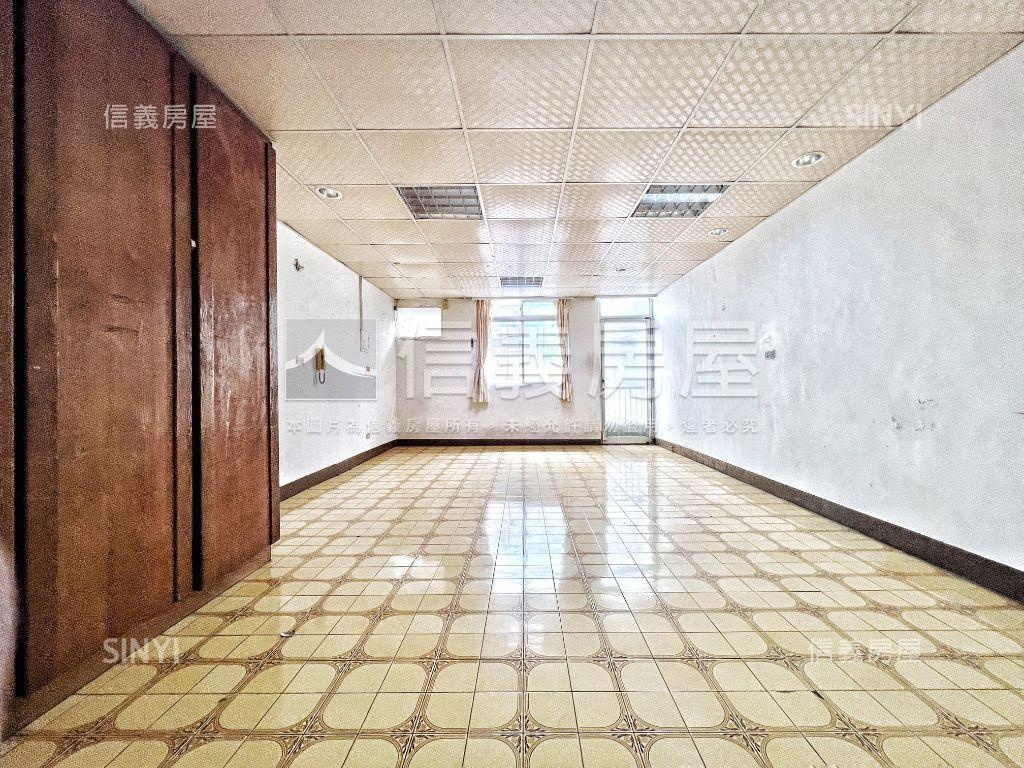 近苓雅運動中心大地坪透天房屋室內格局與周邊環境