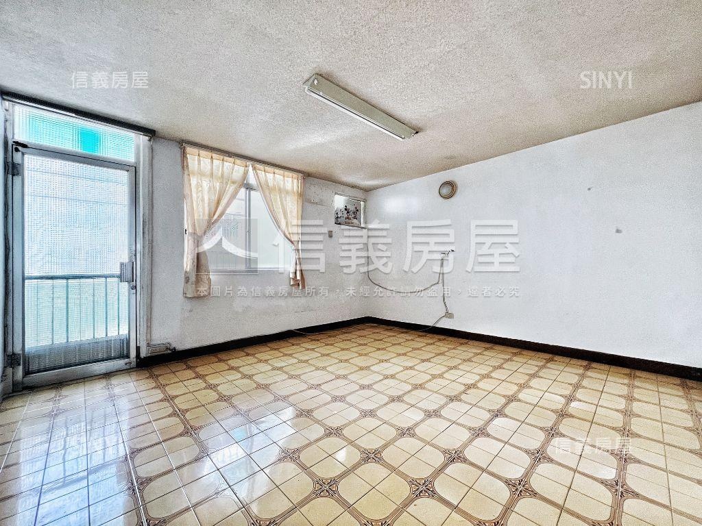 近苓雅運動中心大地坪透天房屋室內格局與周邊環境