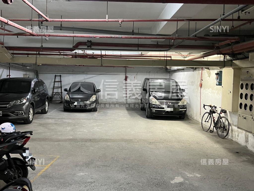 五甲漂亮三房車位房屋室內格局與周邊環境