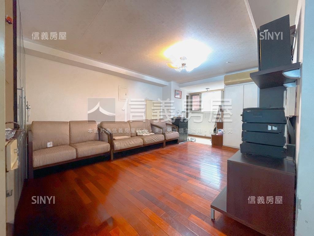 板橋大學城精美電梯三房房屋室內格局與周邊環境