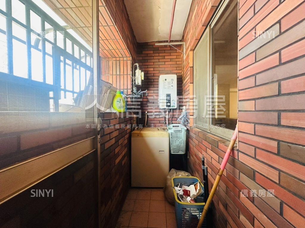 板橋大學城精美電梯三房房屋室內格局與周邊環境