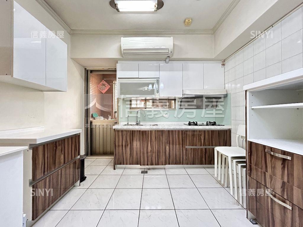 大台中新市三房車位高樓讚房屋室內格局與周邊環境