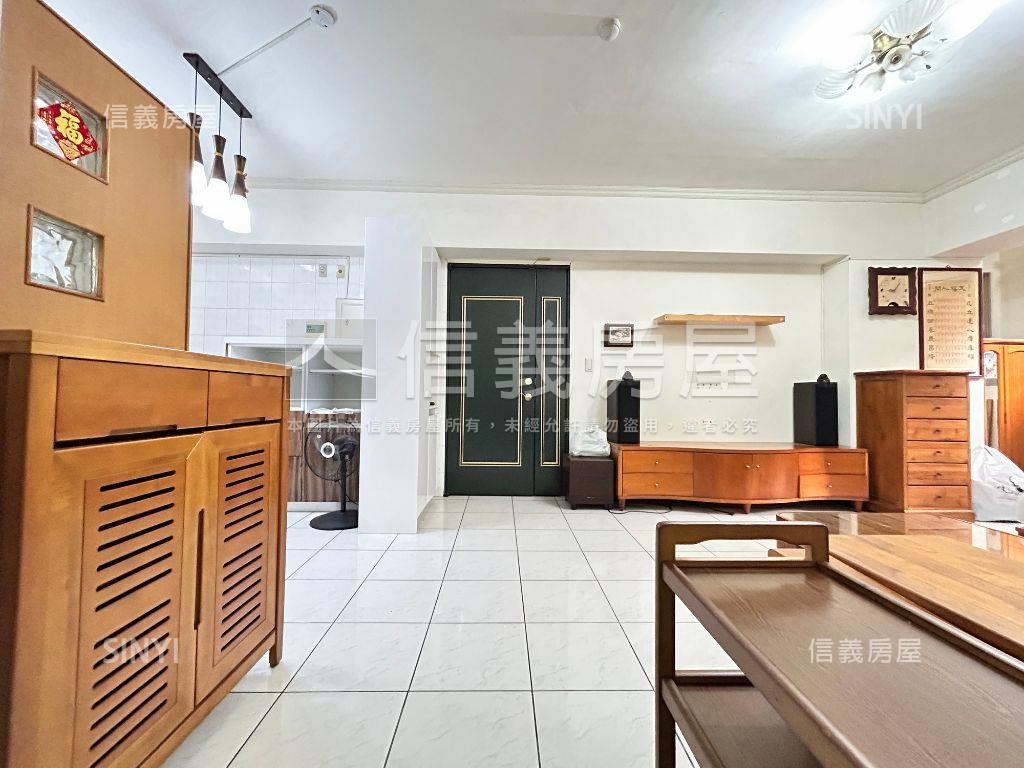 大台中新市三房車位高樓讚房屋室內格局與周邊環境