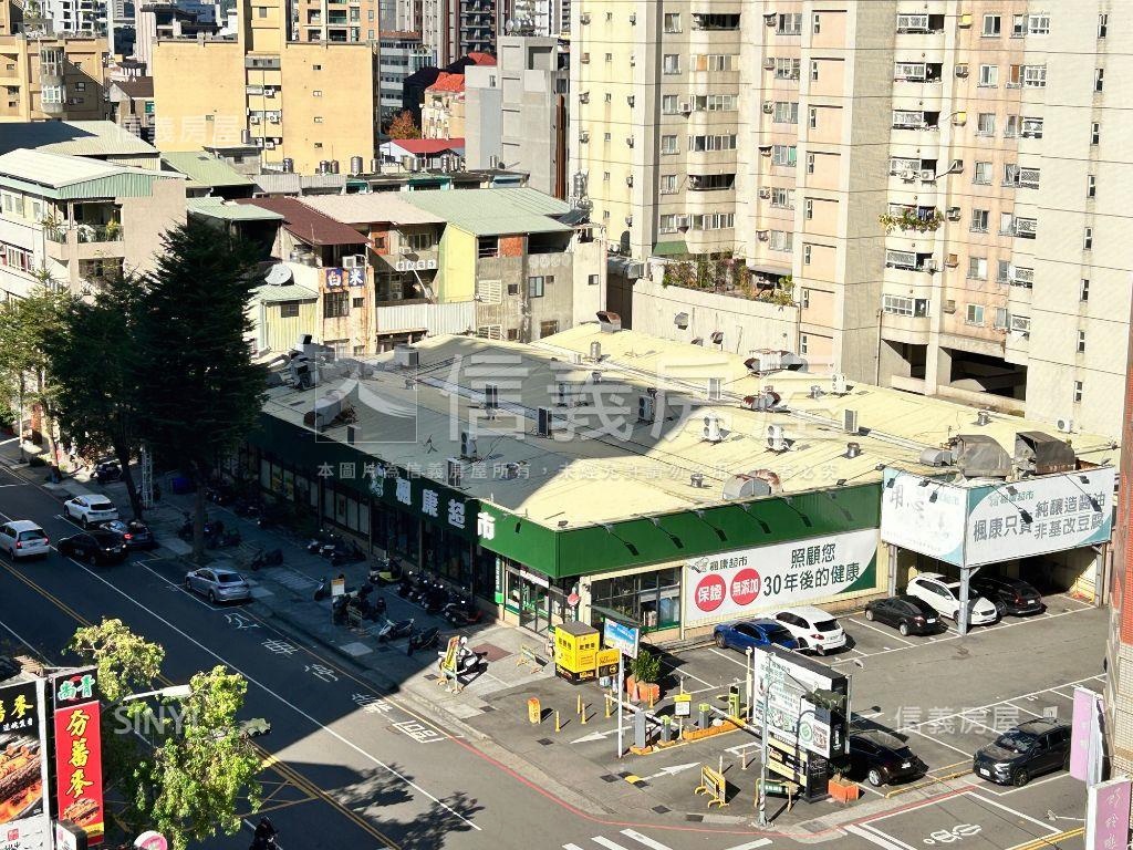 大台中新市三房車位高樓讚房屋室內格局與周邊環境