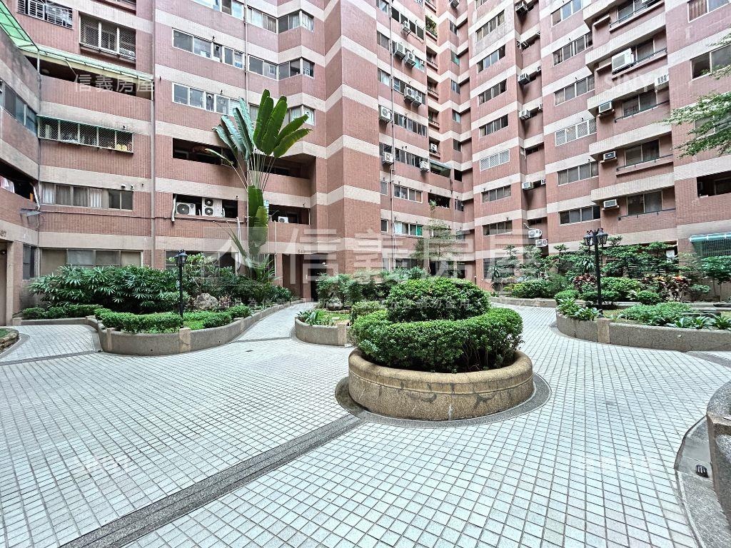 大台中新市三房車位高樓讚房屋室內格局與周邊環境